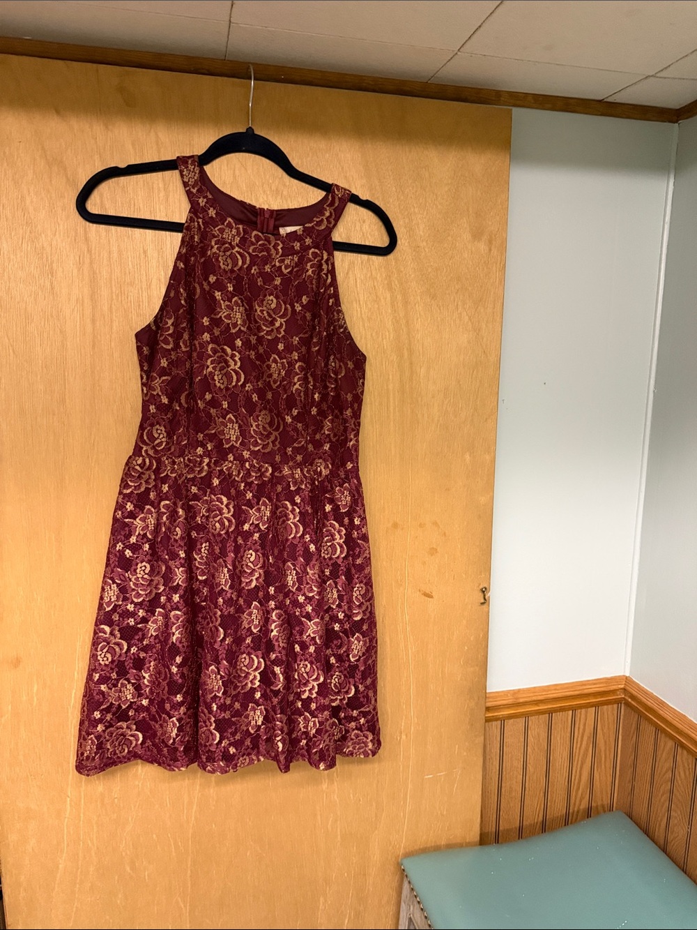 Lace Overlay Sleeveless Fit & Flare Dress in Burgundy